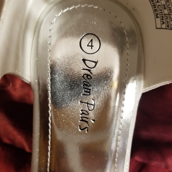 NIB DREAM PAIRS GIRLS SANDALS LOW HEEL DRESS PUMP ANKLE T STRAP FLOWER SHOES - Picture 7 of 10